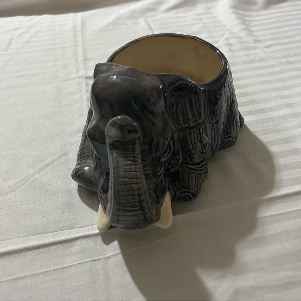 Vintage elephant planter - Picture 4 of 4